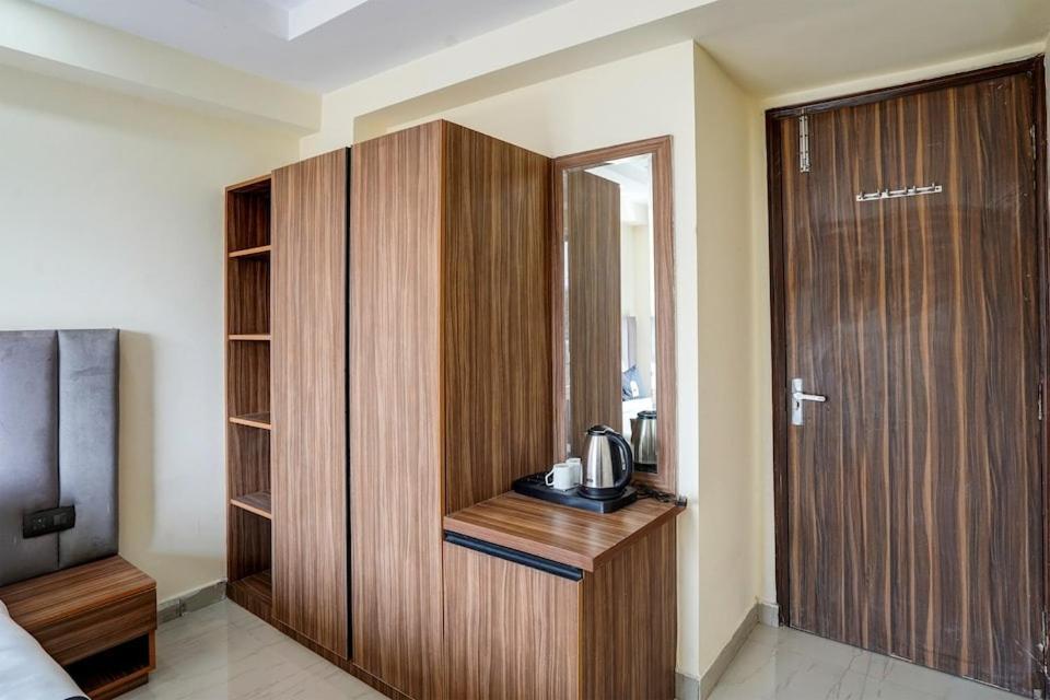 Dm 45 Near Huda City Centre Bed & Breakfast Gurgaon Exterior photo