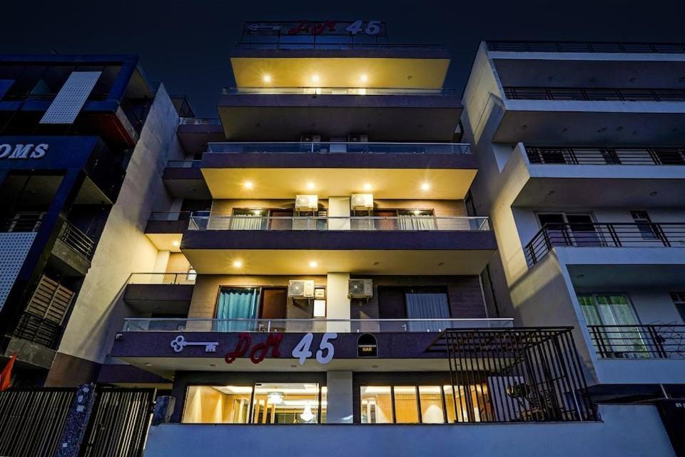 Dm 45 Near Huda City Centre Bed & Breakfast Gurgaon Exterior photo